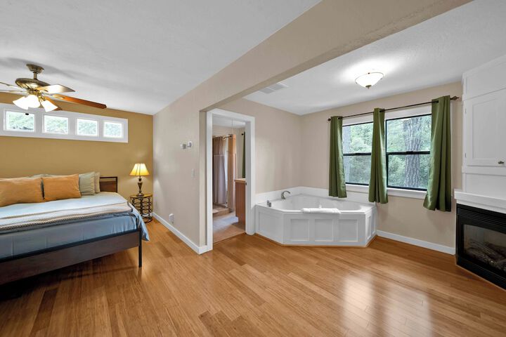 Room 22 of 172