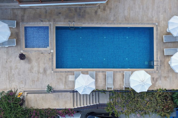 Pool 54 of 72