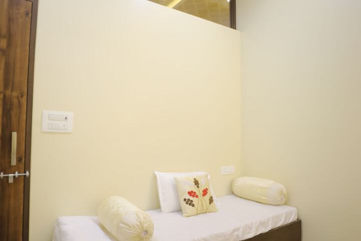 Room 7 of 26