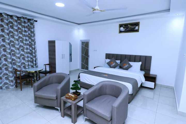 Room 7 of 44