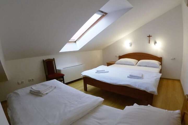 Room 43 of 60