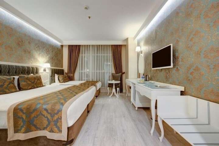 Room 26 of 77