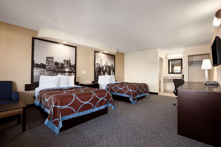 2 Double Beds (2 of 6)