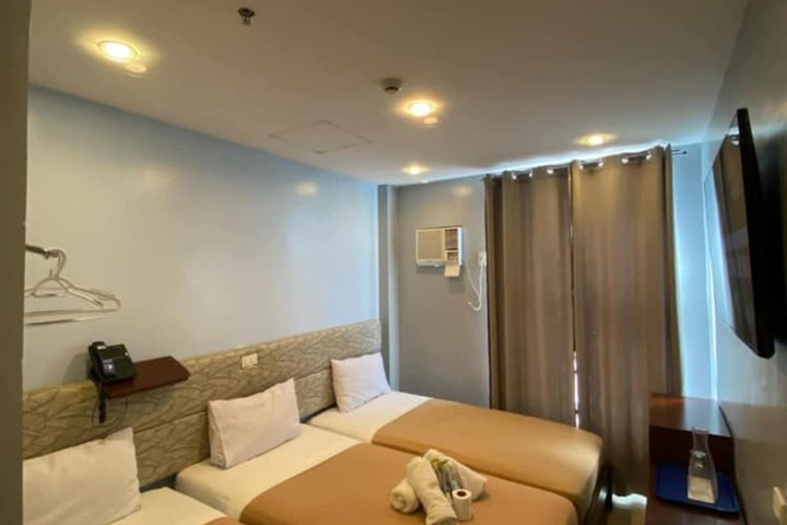 Room 12 of 22