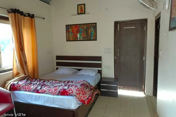 Room 9 of 9