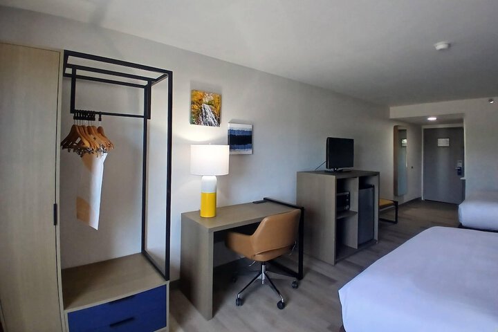 Room 38 of 65