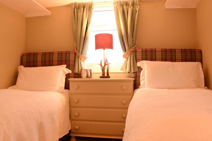 Room 4 of 62