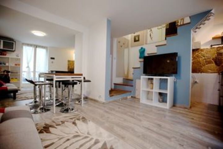 Room 14 of 18