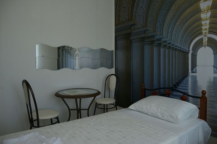 Room 10 of 41