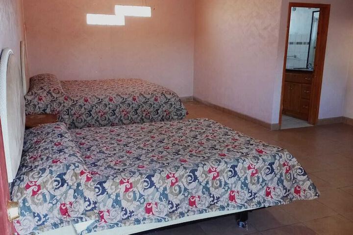Room 15 of 33