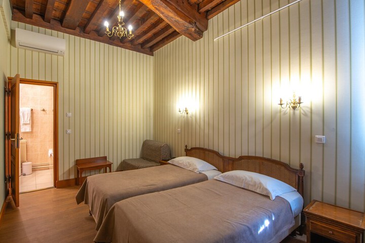 Room 11 of 43