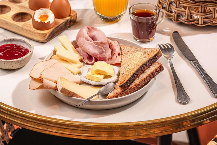 Breakfast/Coffee Service 47 of 75