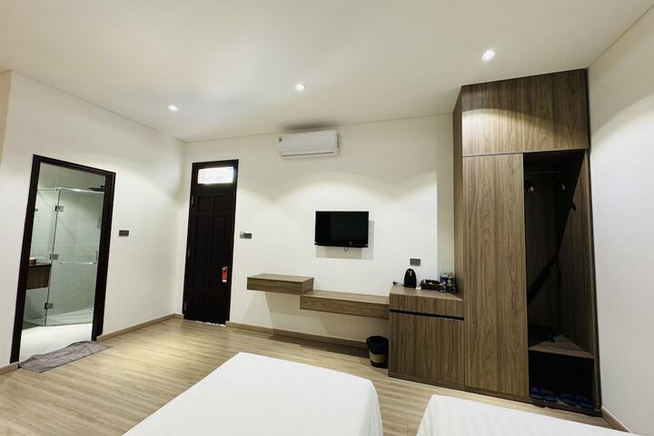 Room 9 of 140
