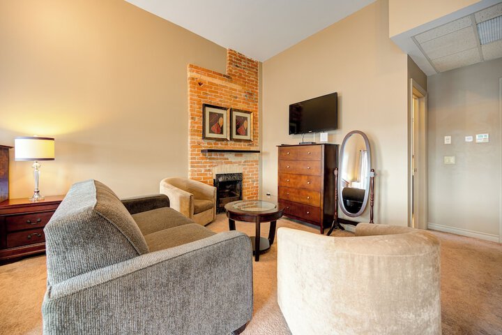 Room 3 of 21