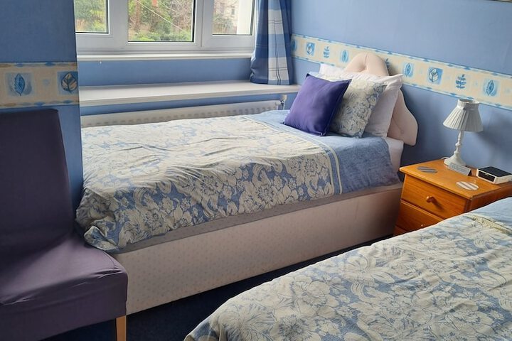Room 45 of 184