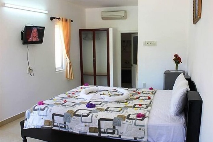 Room 3 of 65