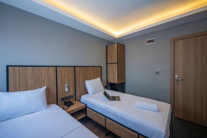 Room 32 of 88