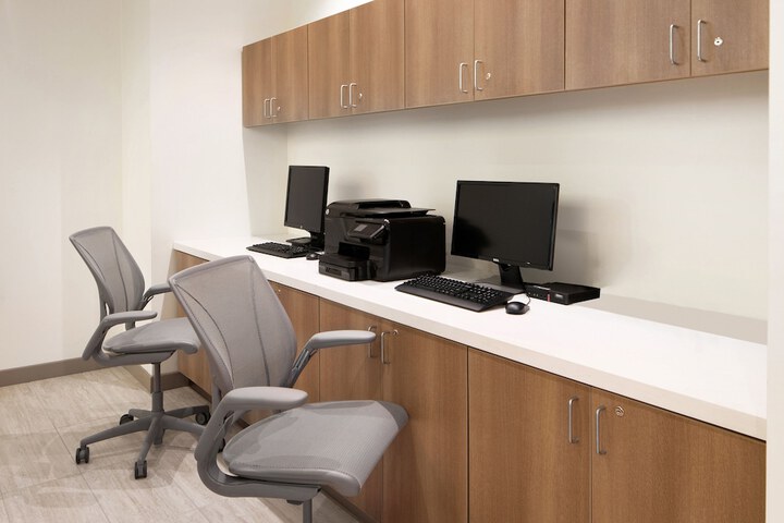 Business Center 29 of 31