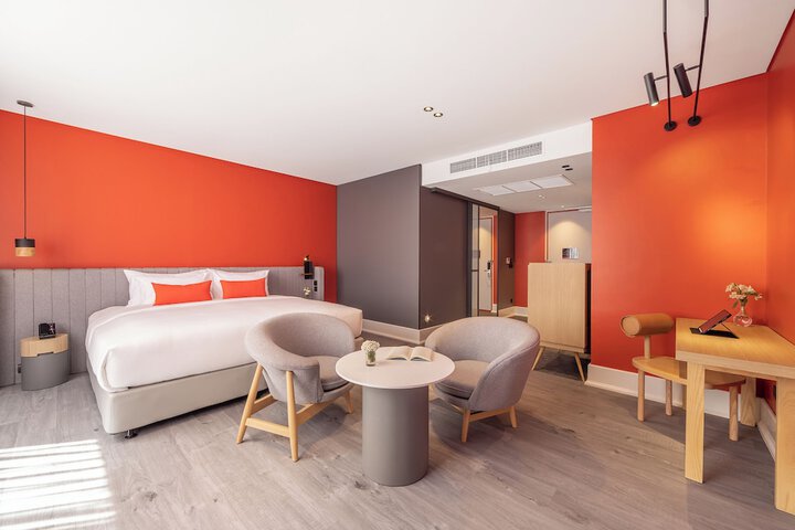 Room 13 of 72