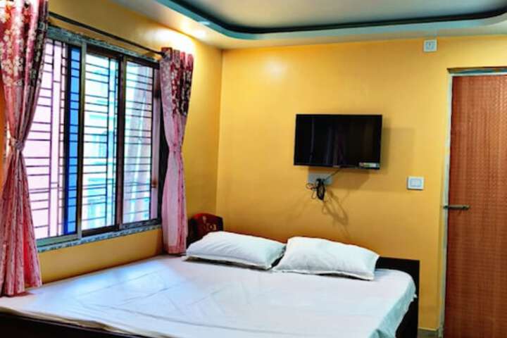 Room 8 of 19