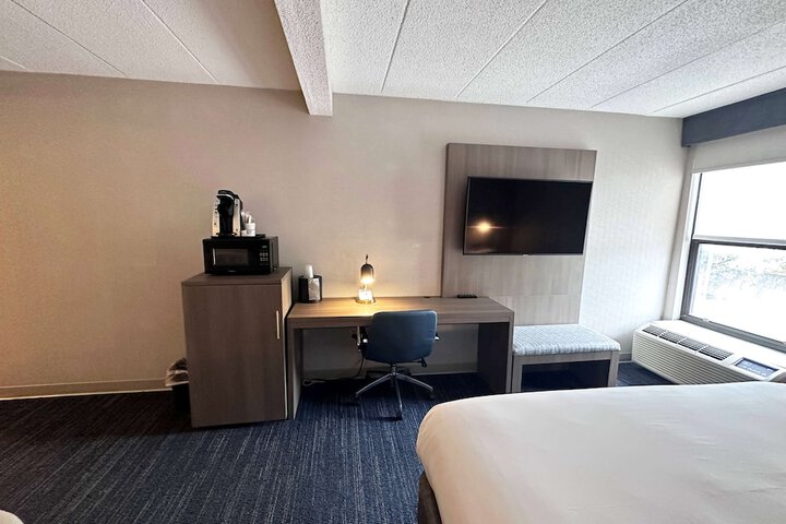 Room 3 of 21