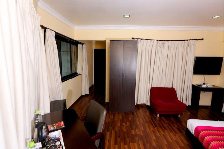 Room 13 of 38