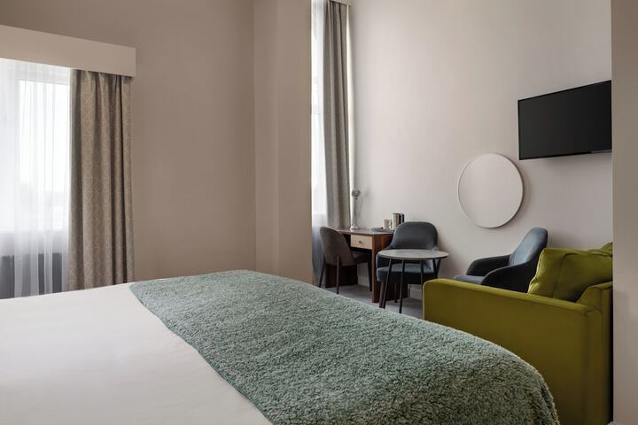 Room 44 of 105