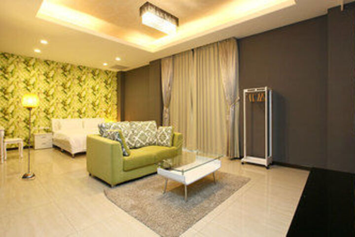 Room 16 of 20