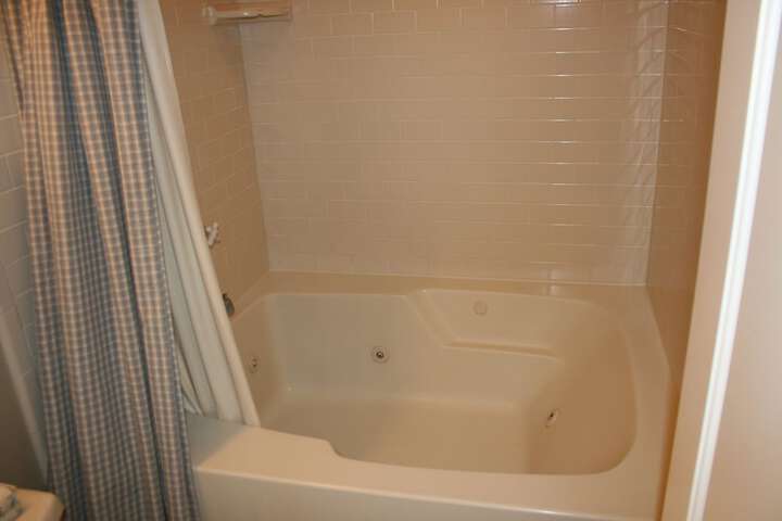 Hot Tub 211 of 231
