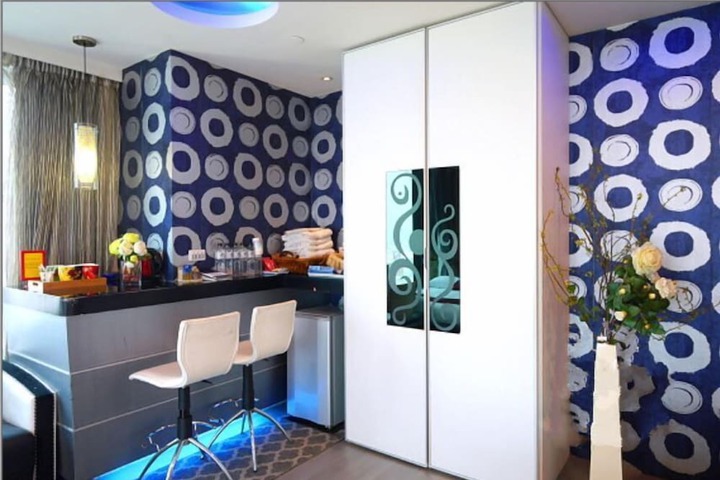 Room 72 of 98