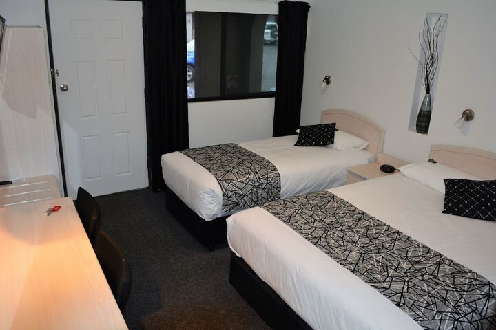 Room 3 of 43