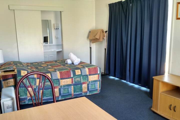 Room 7 of 19