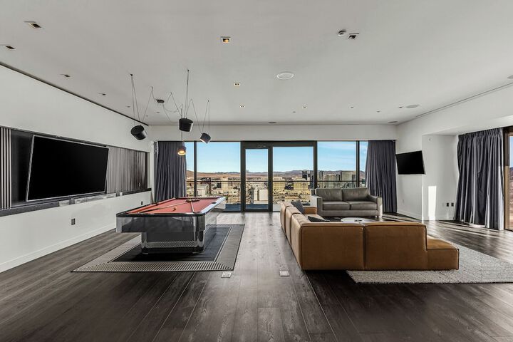 Room 336 of 603