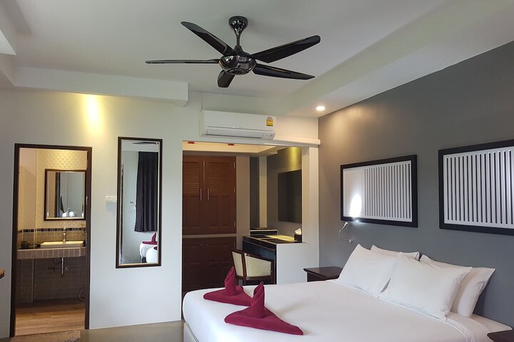Room 28 of 145