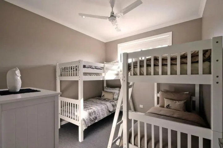 Room 4 of 13