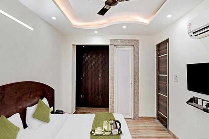 Room 15 of 24