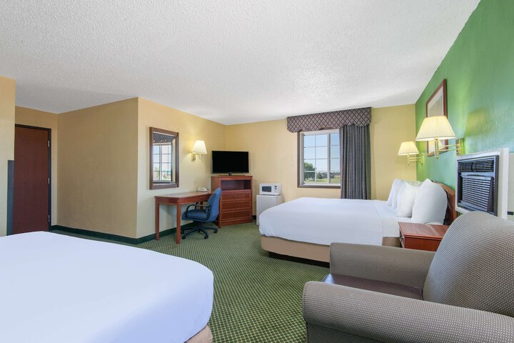 Room 9 of 15