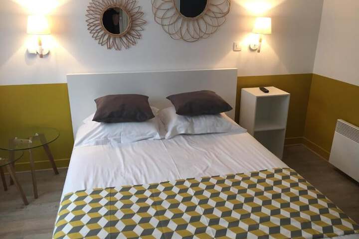 Room 3 of 8