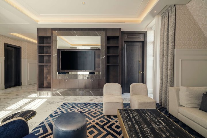Room 25 of 178