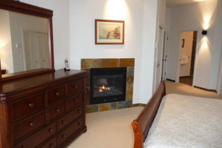Room 13 of 27