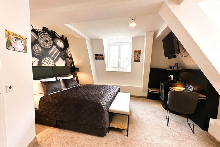 Room 121 of 194