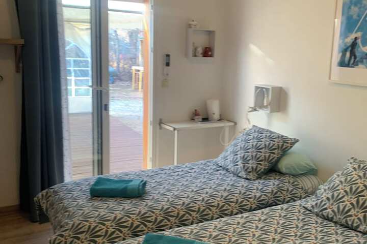 Room 2 of 8