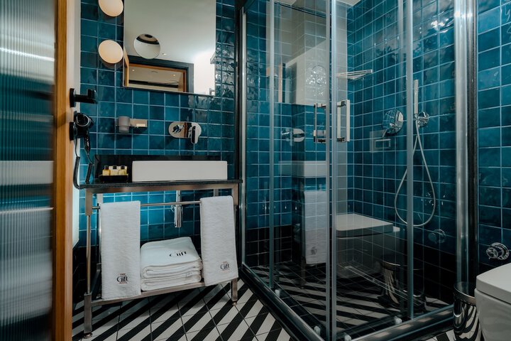 Room 72 of 113