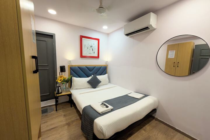 Room 9 of 39
