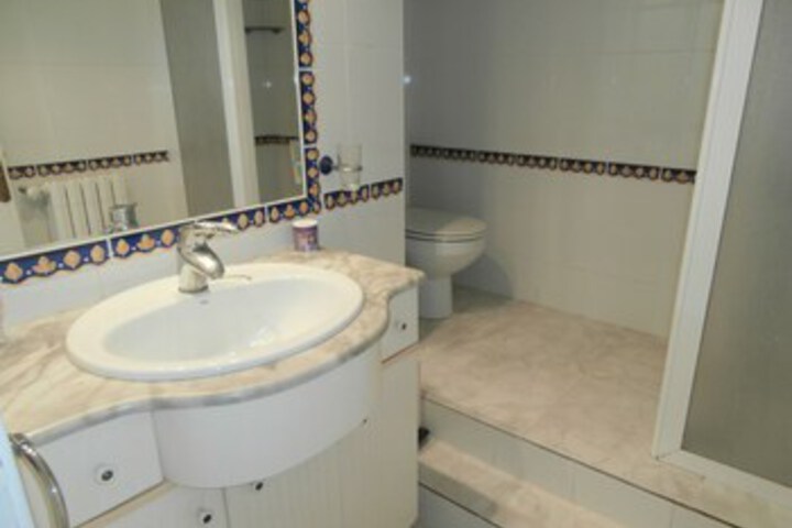 Room 3 of 9