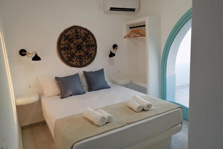 Room 4 of 13