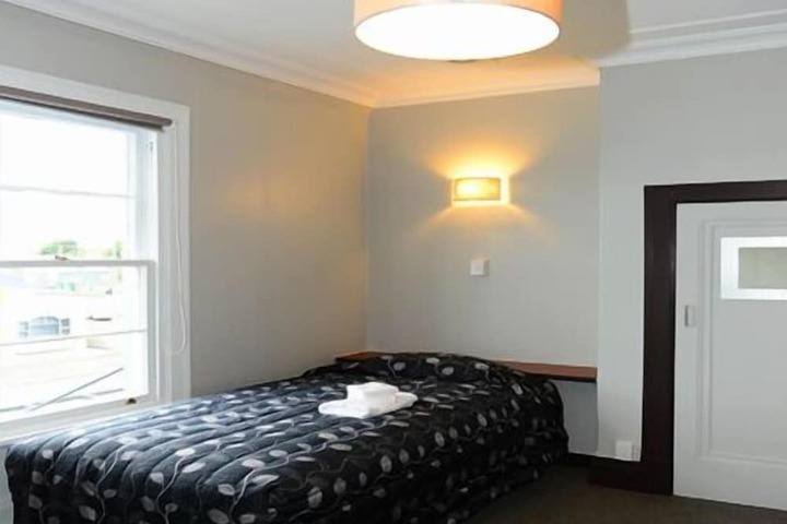 Room 2 of 18