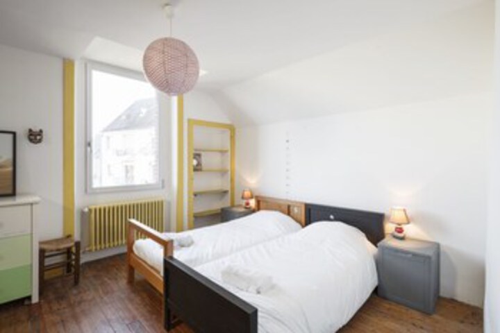 Room 10 of 13