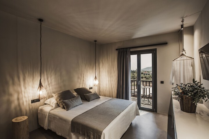 Room 10 of 43