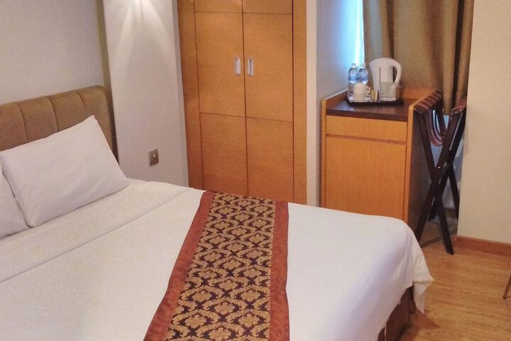 Room 13 of 47